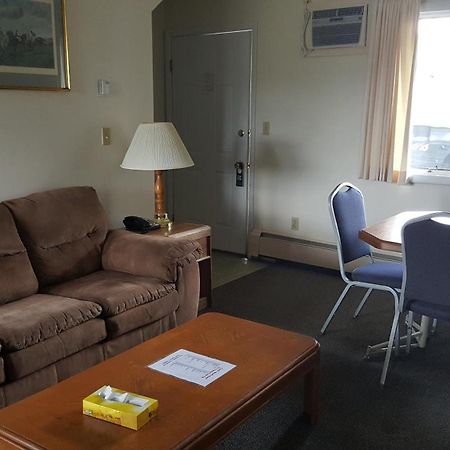 Clark'S Beach Motel Олд Фордж Екстериор снимка
