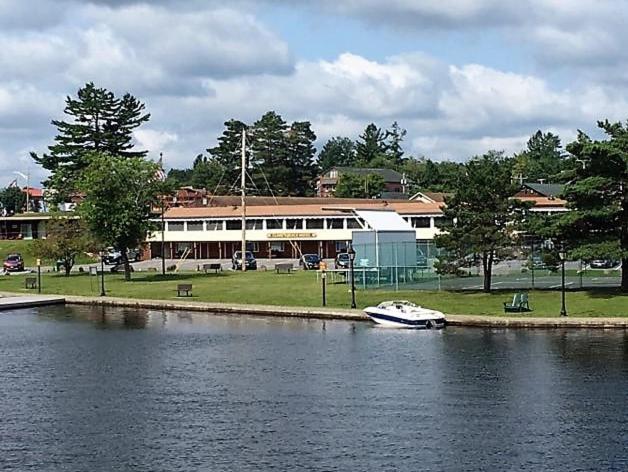 Clark'S Beach Motel Олд Фордж Екстериор снимка