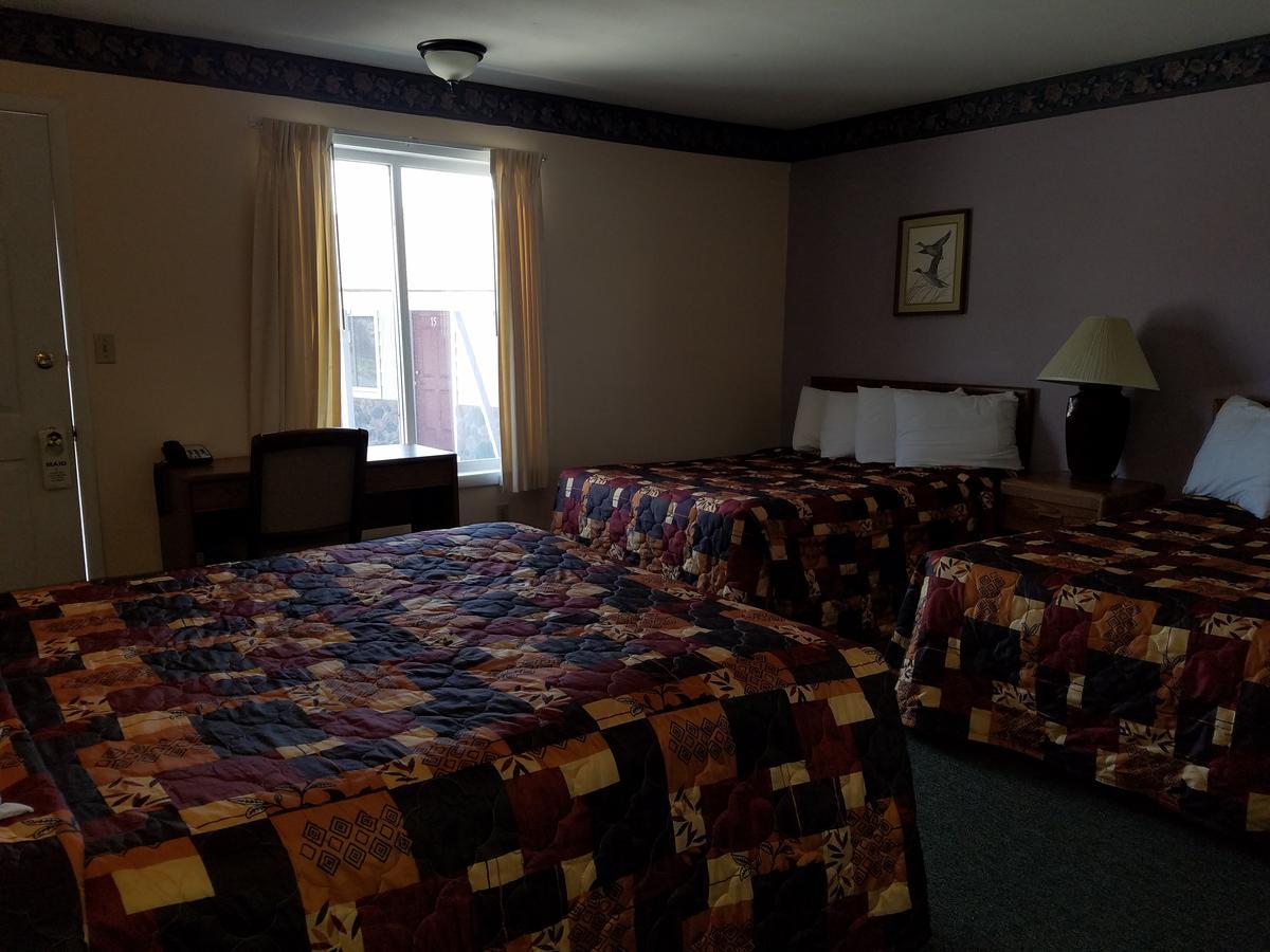 Clark'S Beach Motel Олд Фордж Екстериор снимка