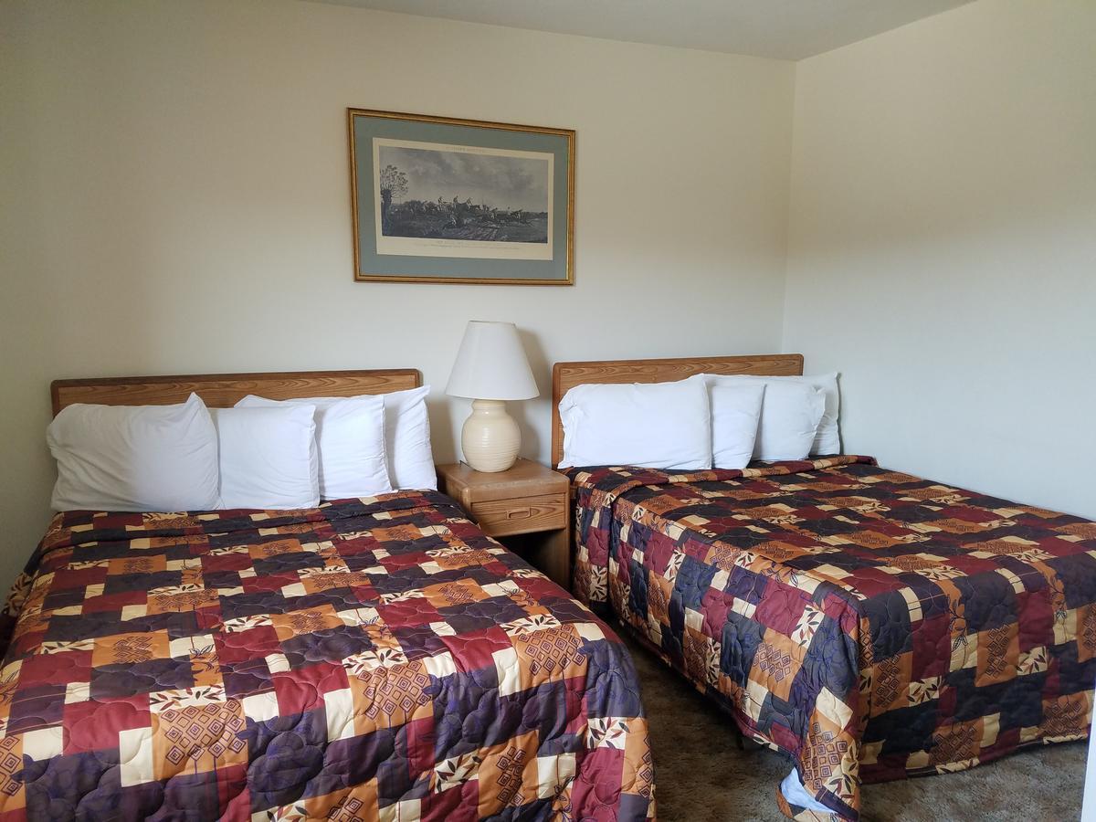 Clark'S Beach Motel Олд Фордж Екстериор снимка
