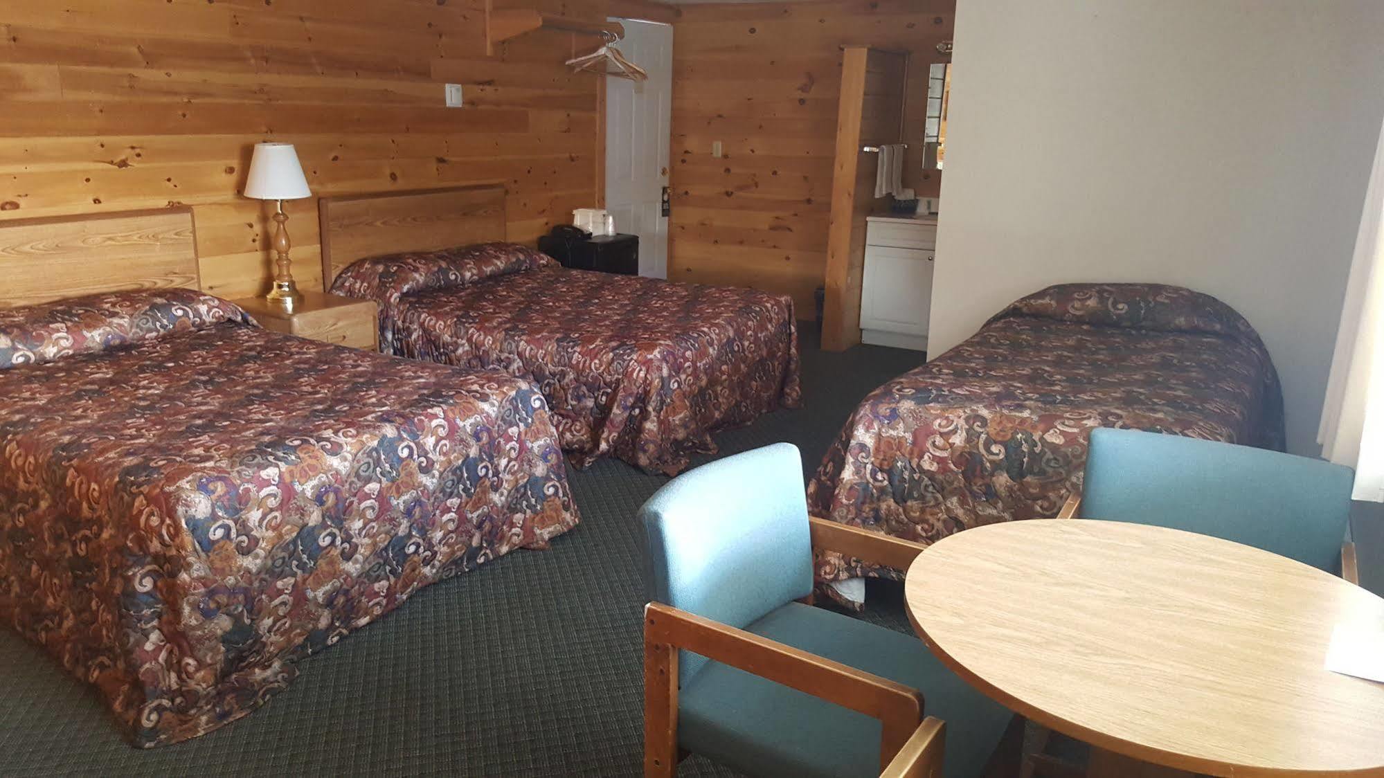 Clark'S Beach Motel Олд Фордж Екстериор снимка