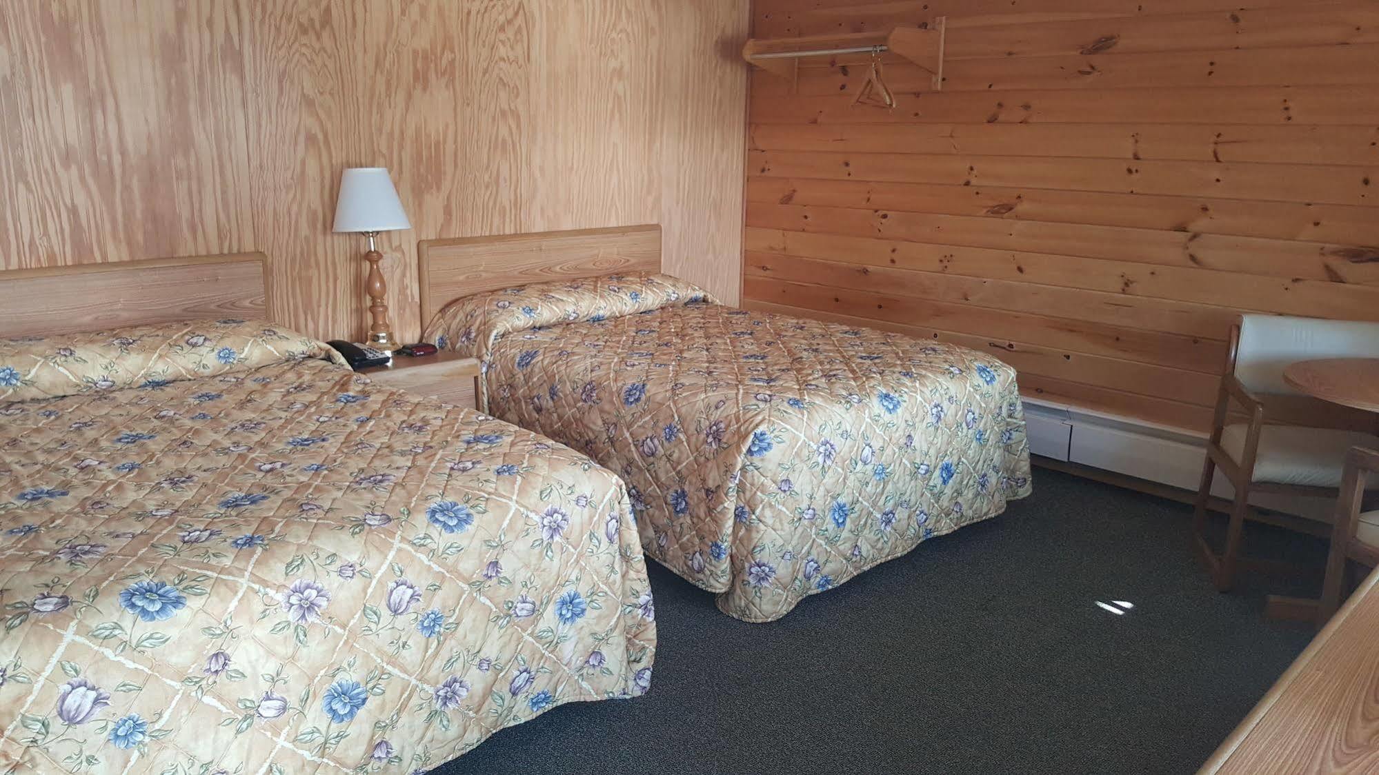 Clark'S Beach Motel Олд Фордж Екстериор снимка