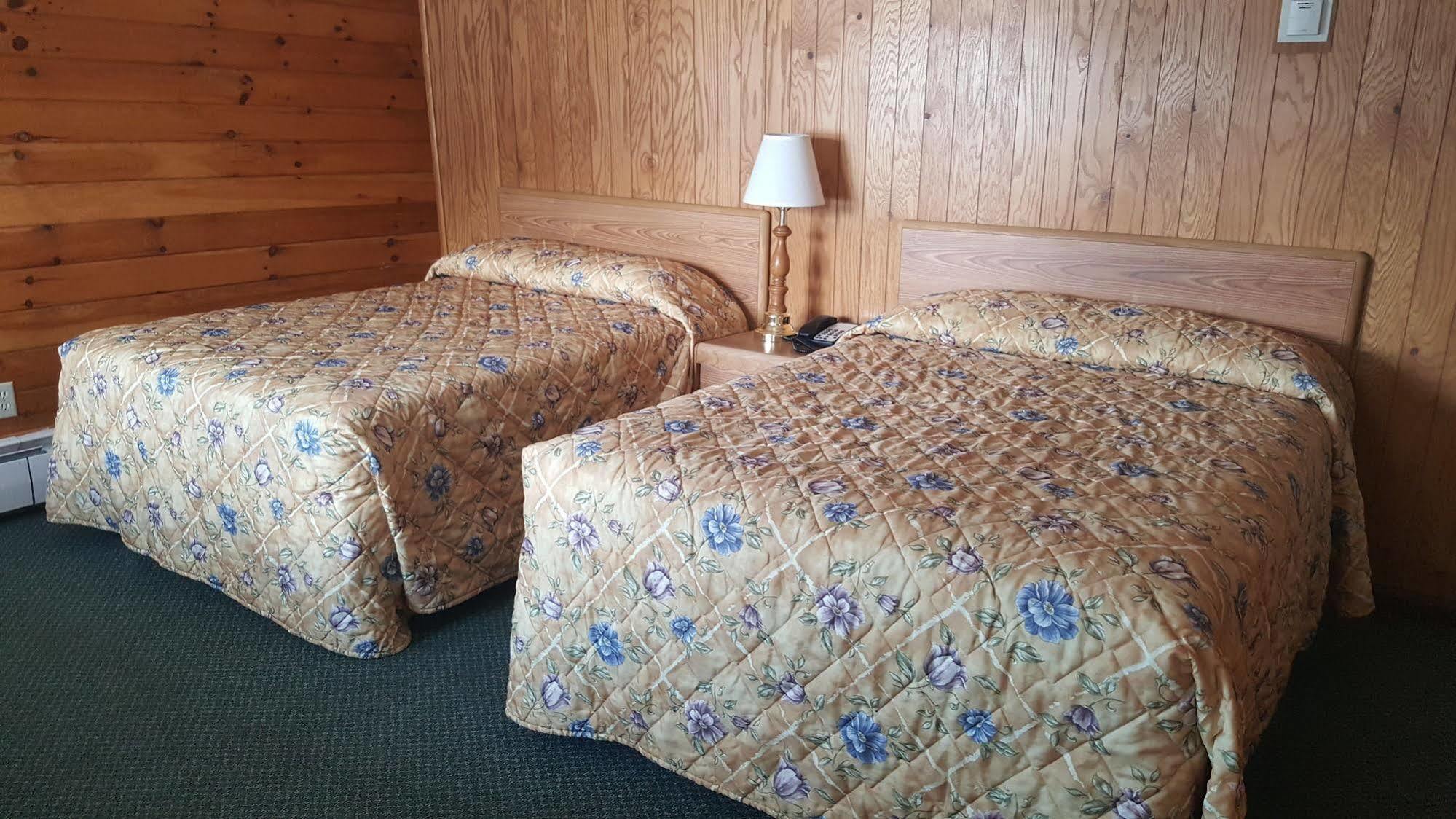 Clark'S Beach Motel Олд Фордж Екстериор снимка