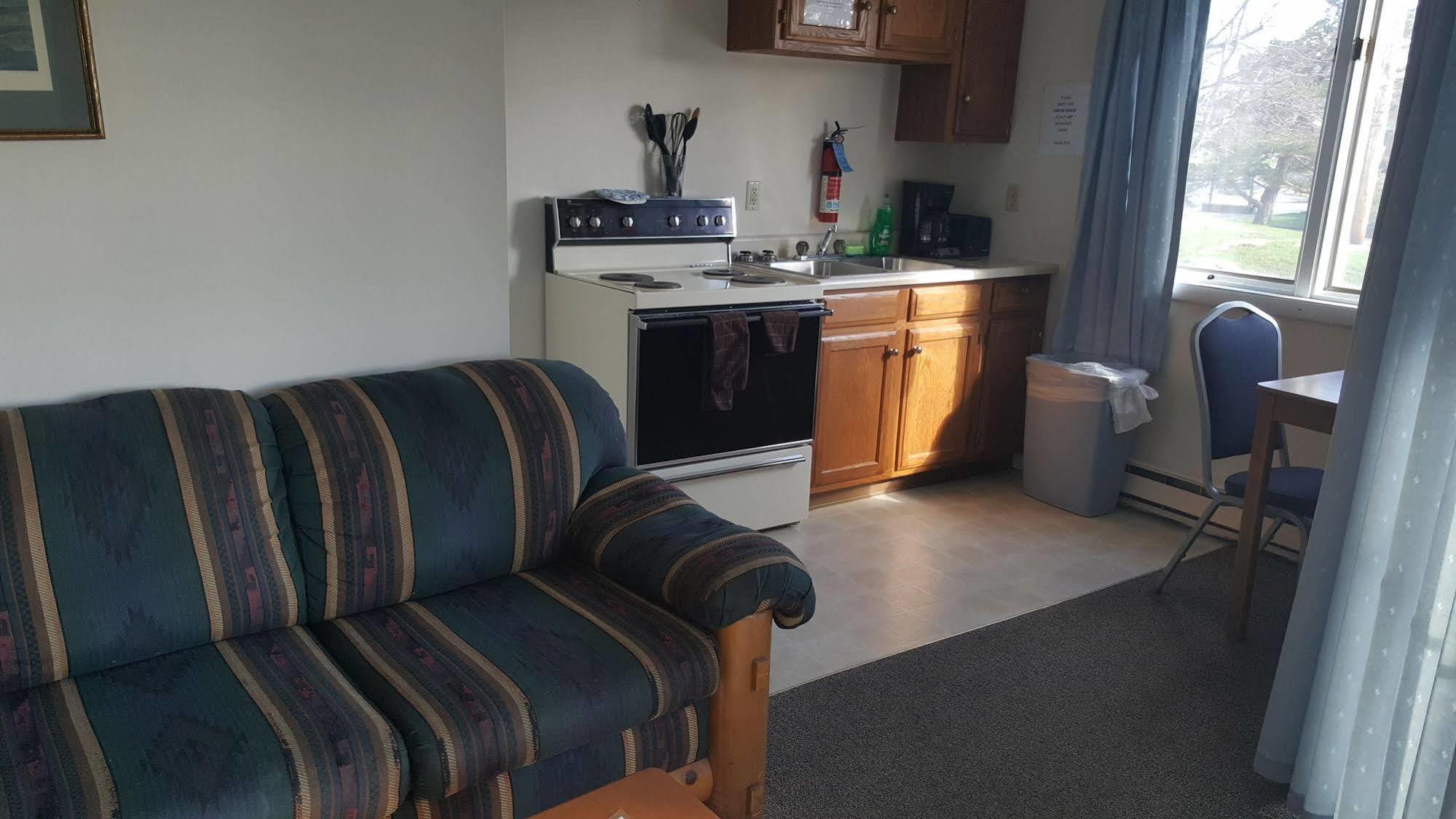Clark'S Beach Motel Олд Фордж Екстериор снимка