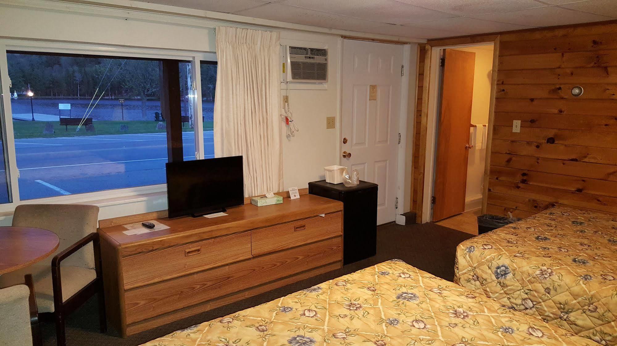 Clark'S Beach Motel Олд Фордж Екстериор снимка
