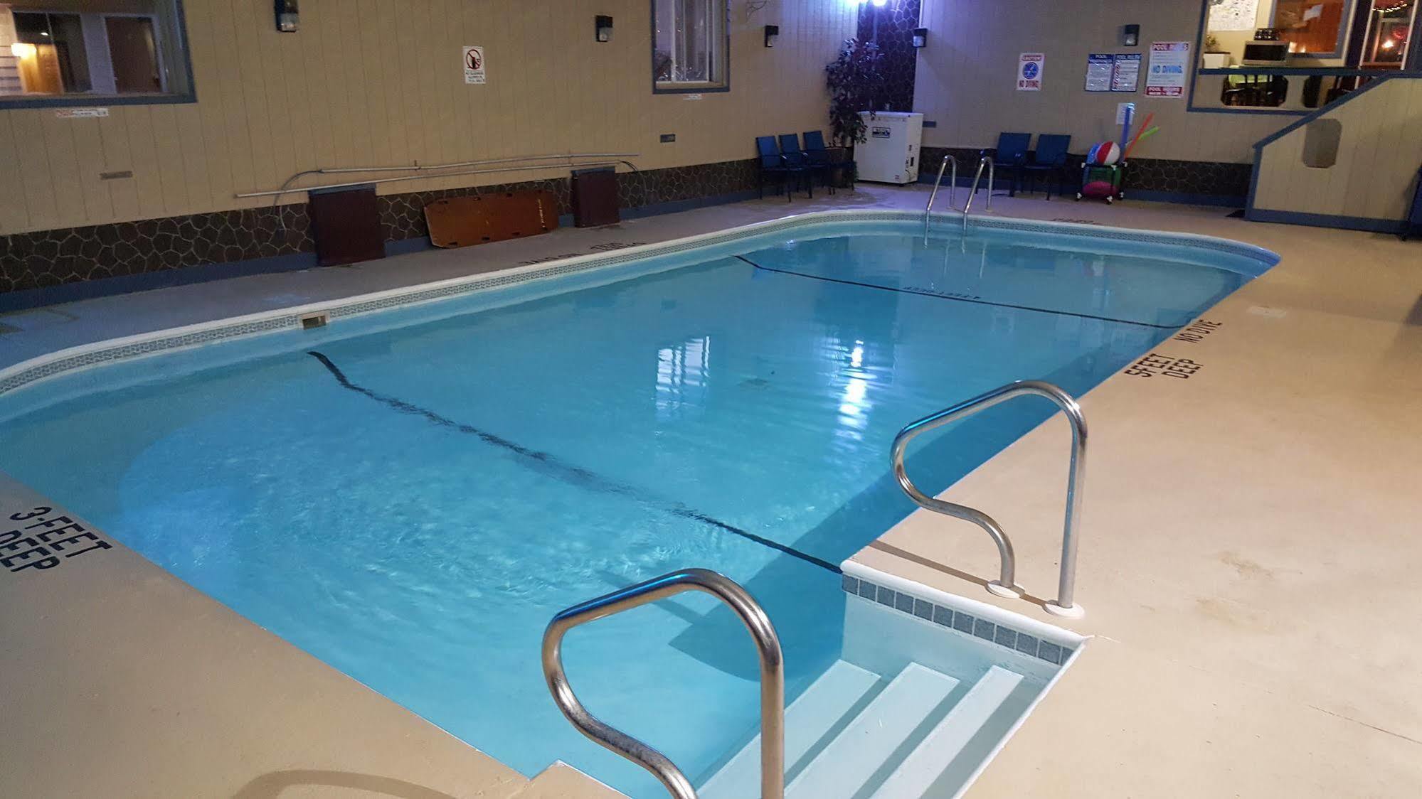 Clark'S Beach Motel Олд Фордж Екстериор снимка