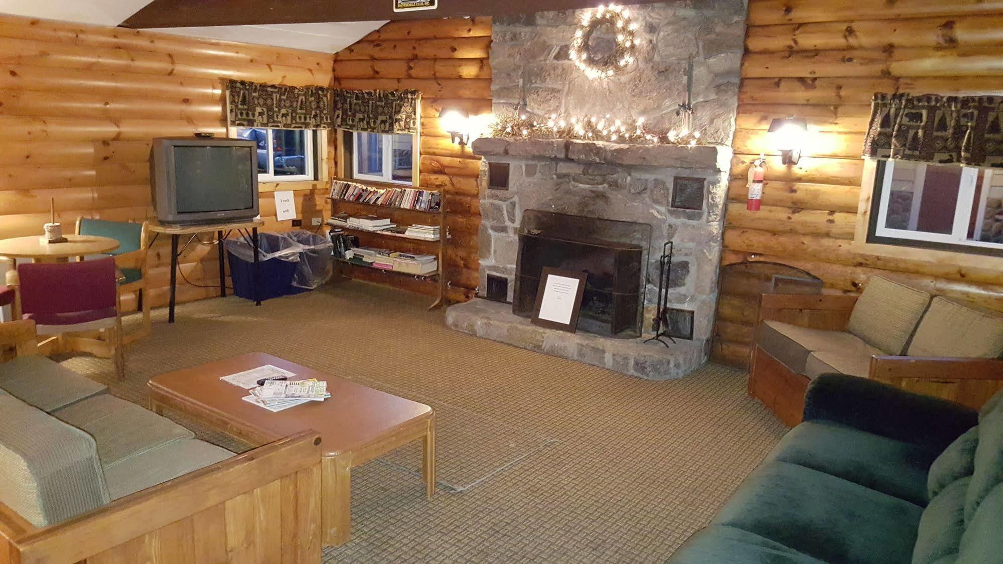 Clark'S Beach Motel Олд Фордж Екстериор снимка